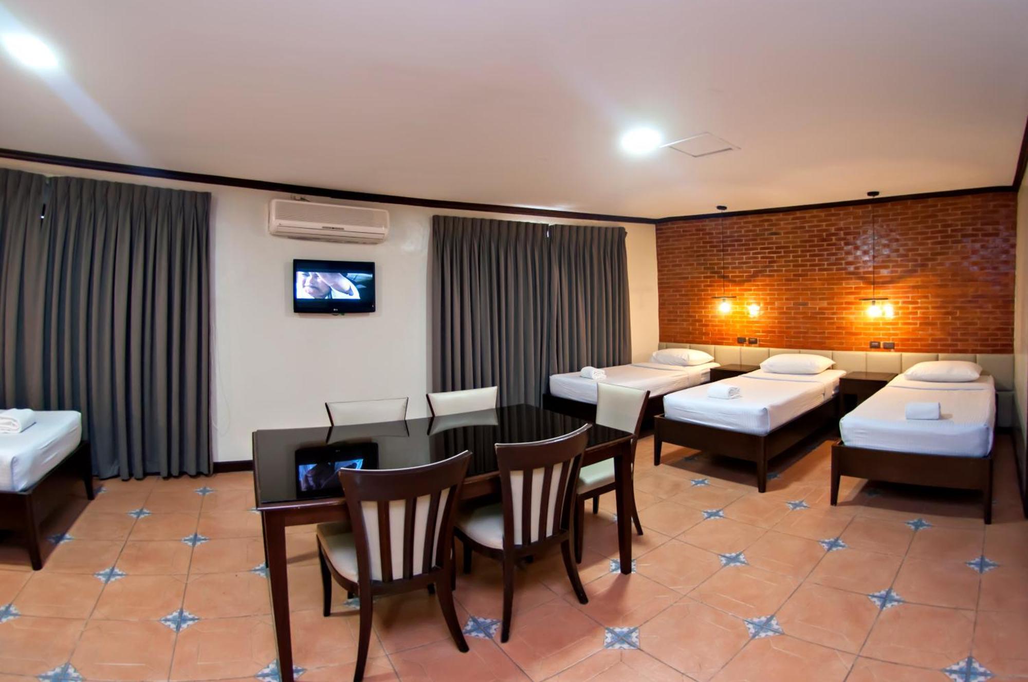 Vigan Plaza Hotel エクステリア 写真