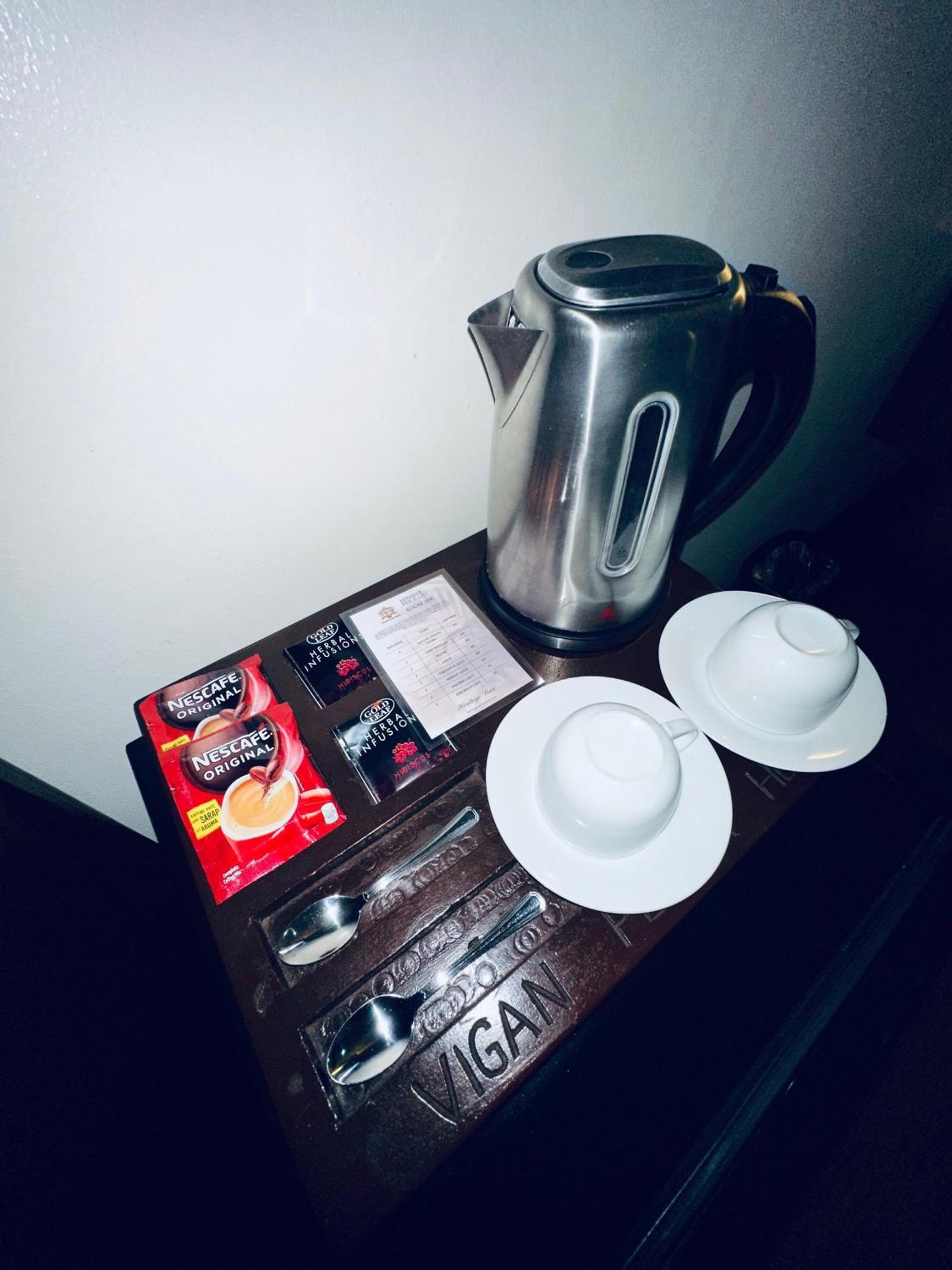 Vigan Plaza Hotel エクステリア 写真