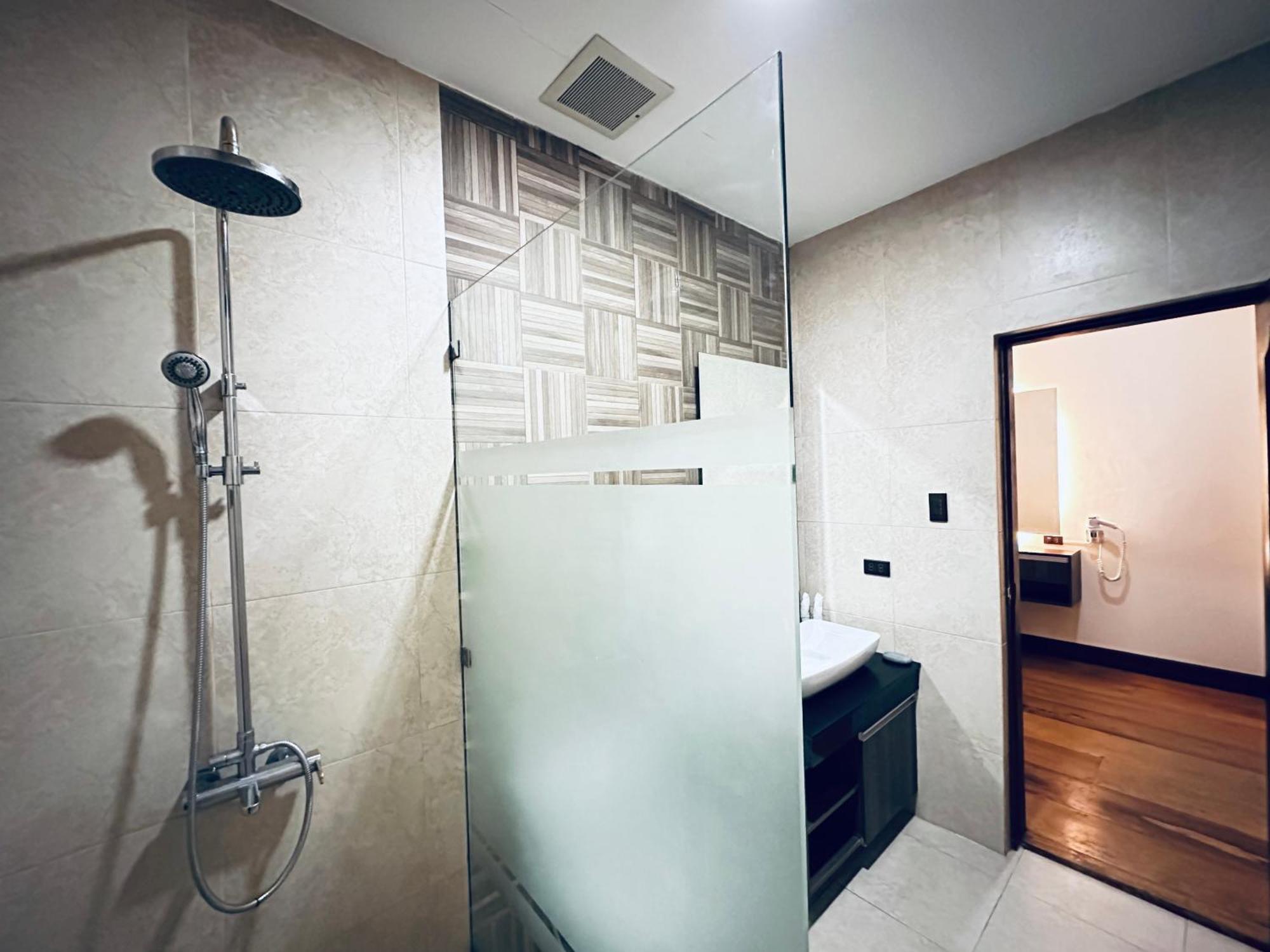 Vigan Plaza Hotel エクステリア 写真
