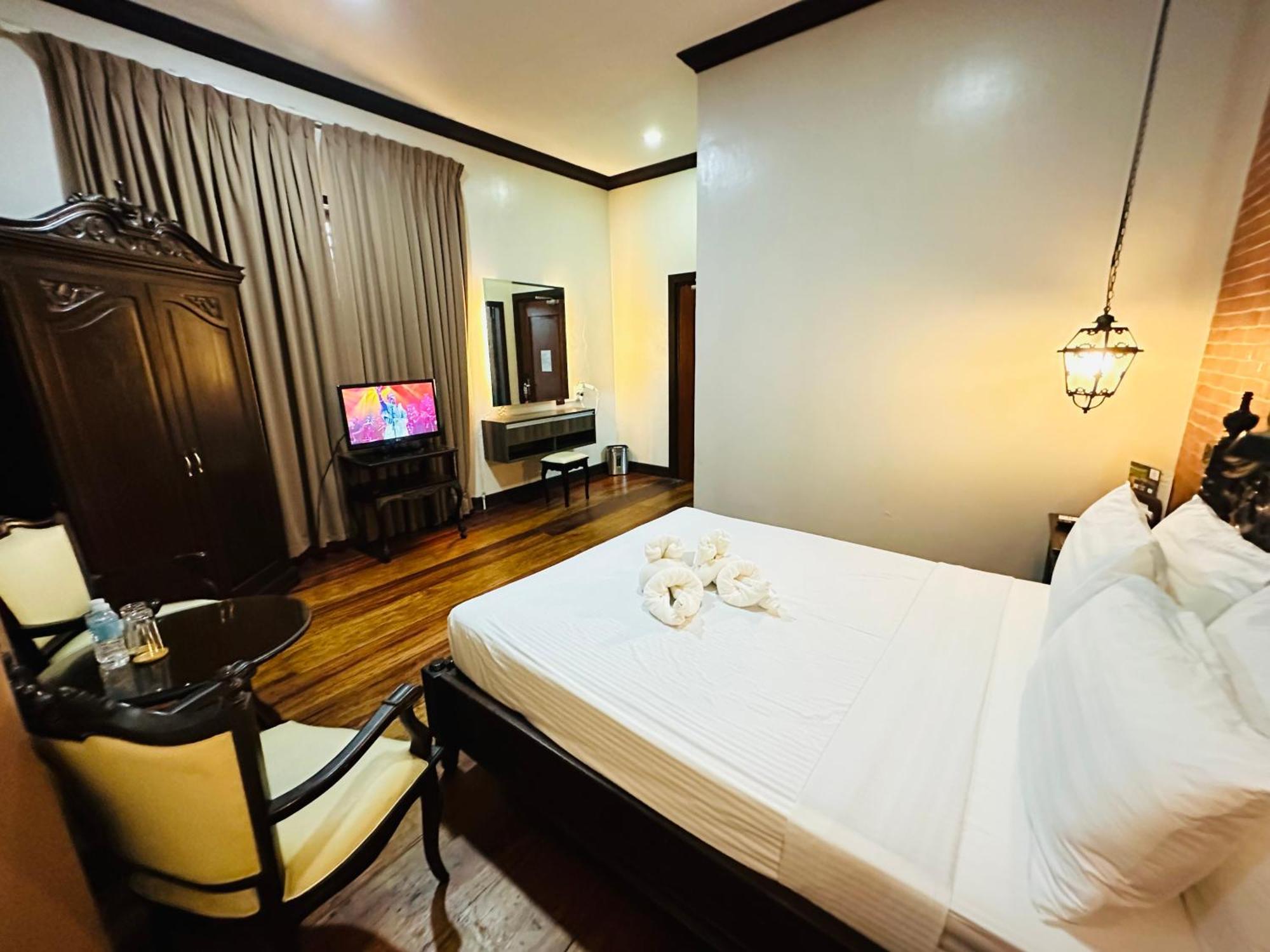 Vigan Plaza Hotel エクステリア 写真