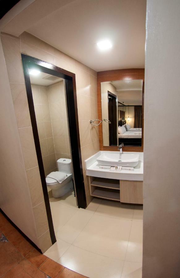 Vigan Plaza Hotel エクステリア 写真