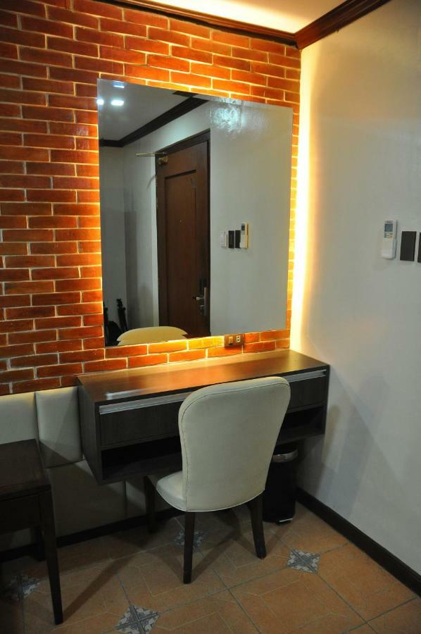 Vigan Plaza Hotel エクステリア 写真