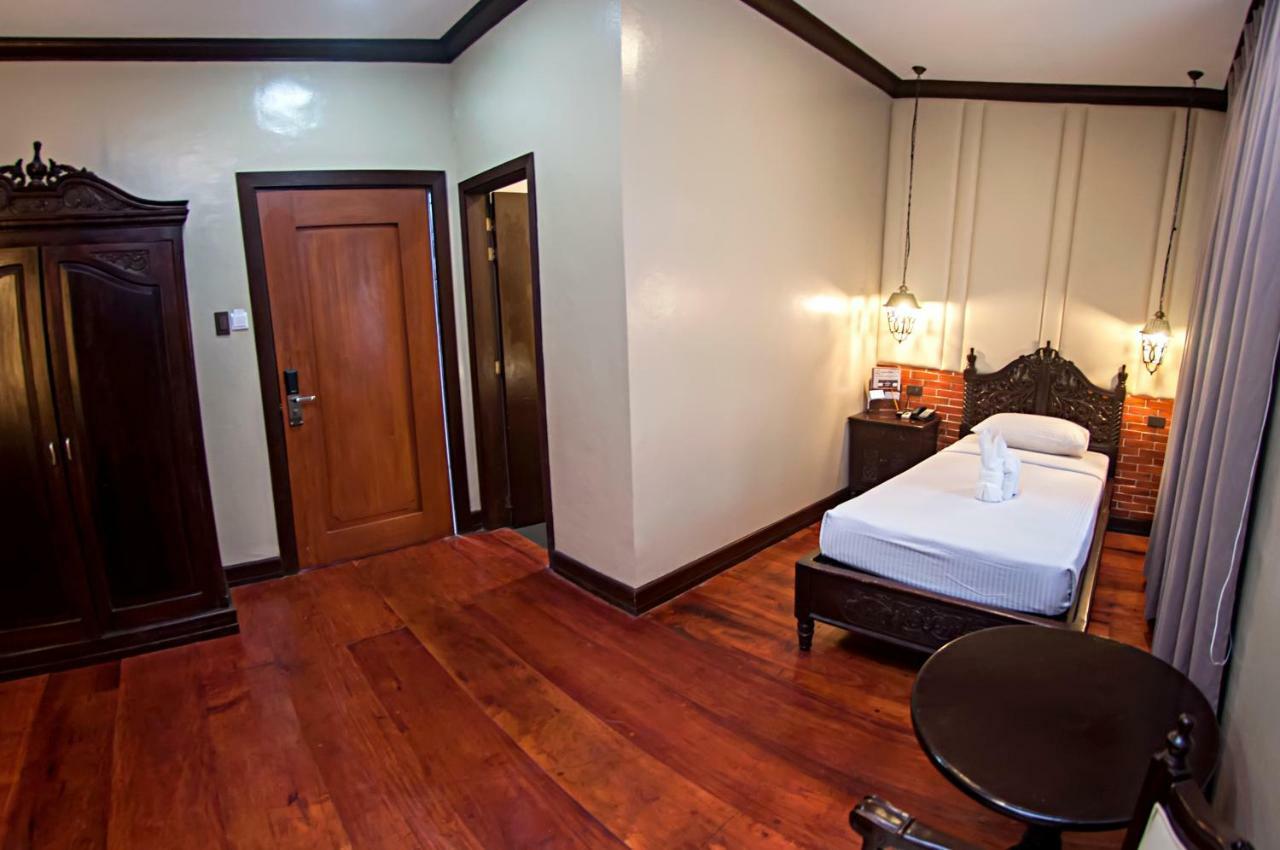 Vigan Plaza Hotel エクステリア 写真