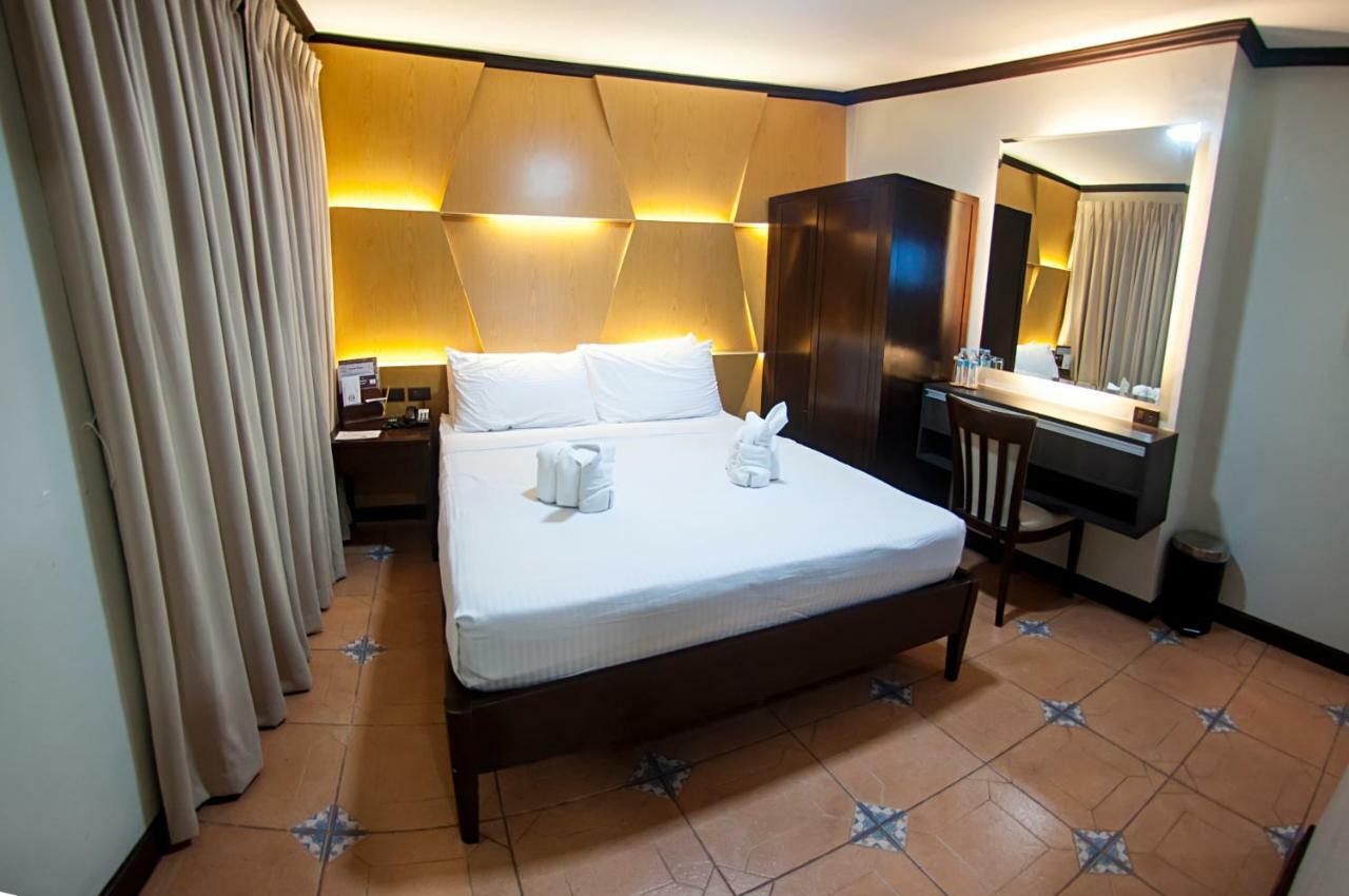Vigan Plaza Hotel エクステリア 写真