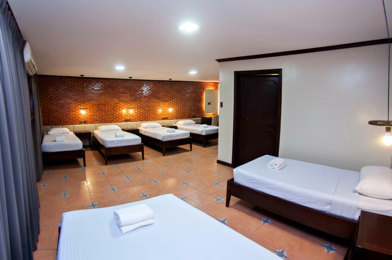 Vigan Plaza Hotel エクステリア 写真