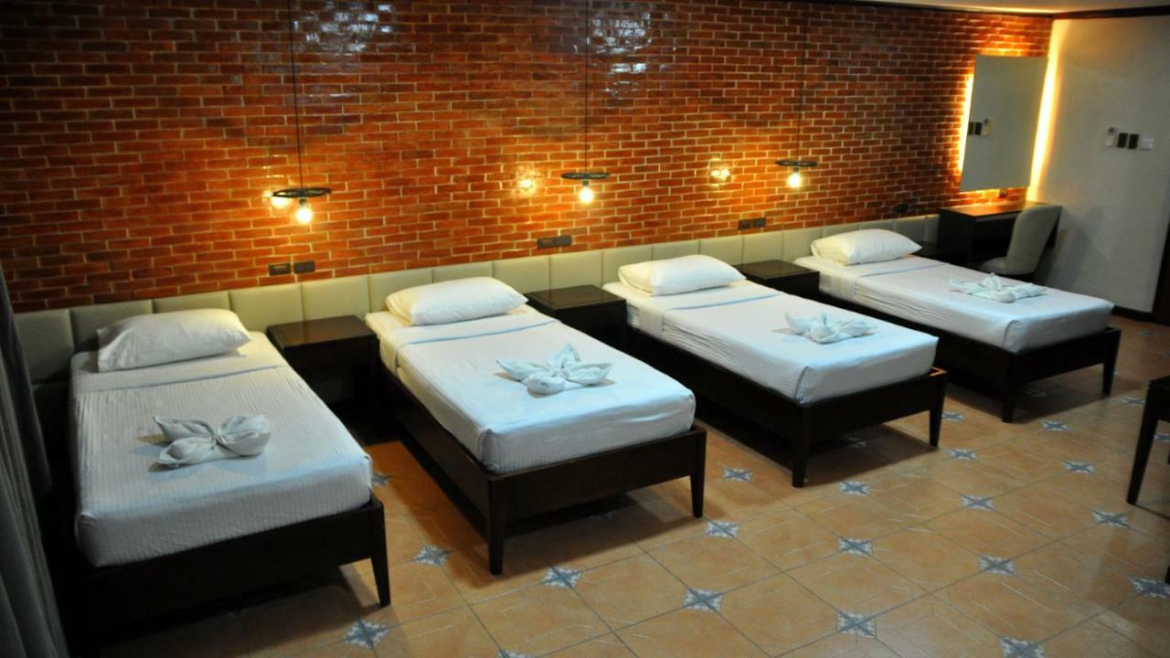 Vigan Plaza Hotel エクステリア 写真