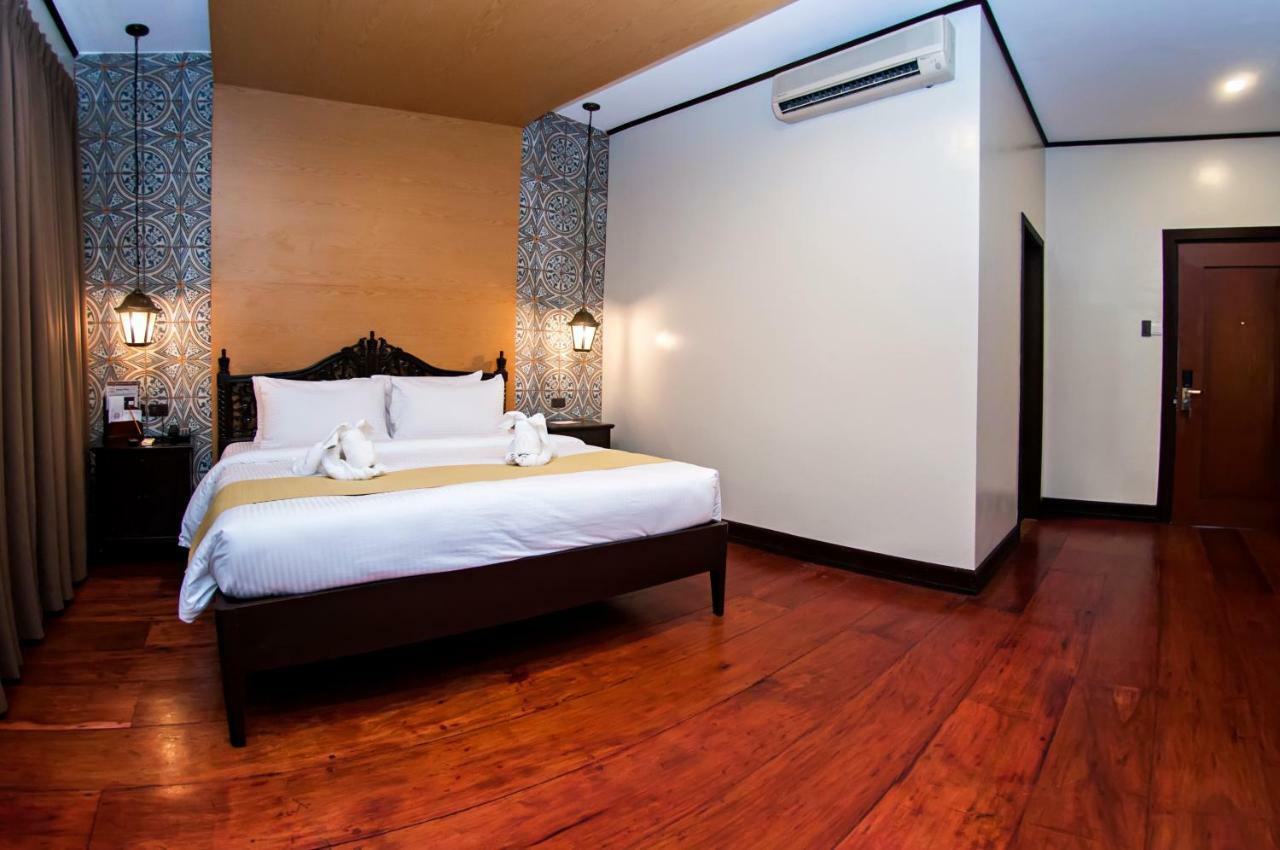 Vigan Plaza Hotel エクステリア 写真
