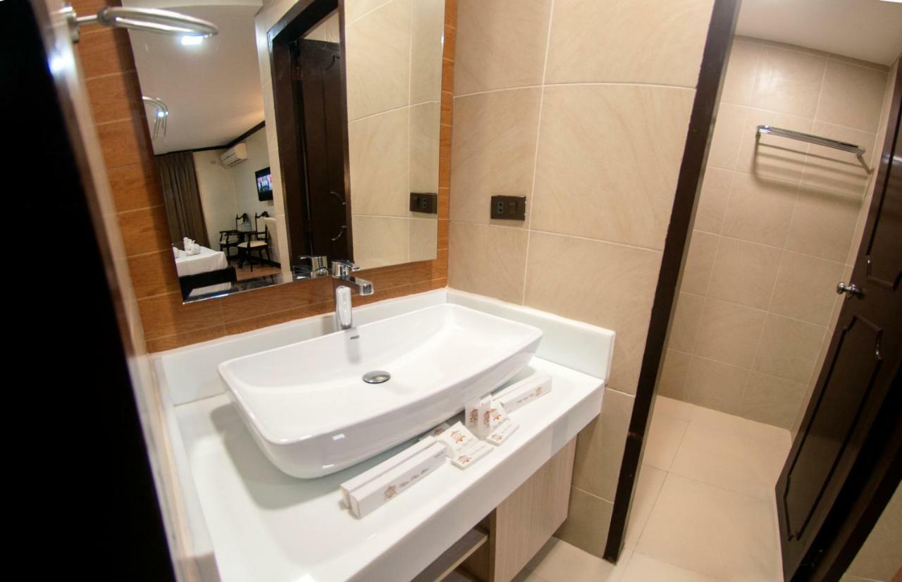 Vigan Plaza Hotel エクステリア 写真