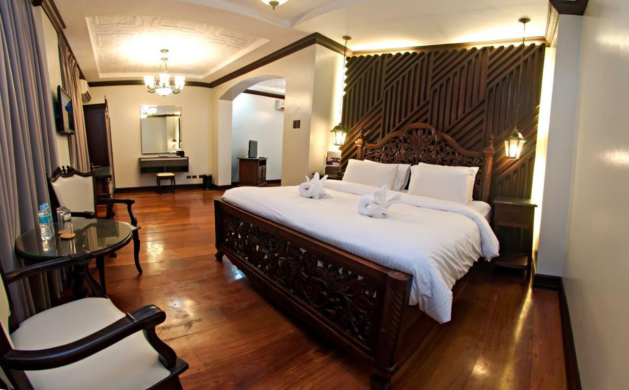 Vigan Plaza Hotel エクステリア 写真