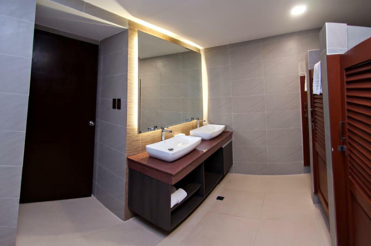 Vigan Plaza Hotel エクステリア 写真
